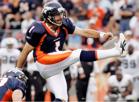 broncos-kicker-launching-the-ball
