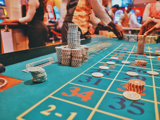 craps-table-with-tokens-and-players