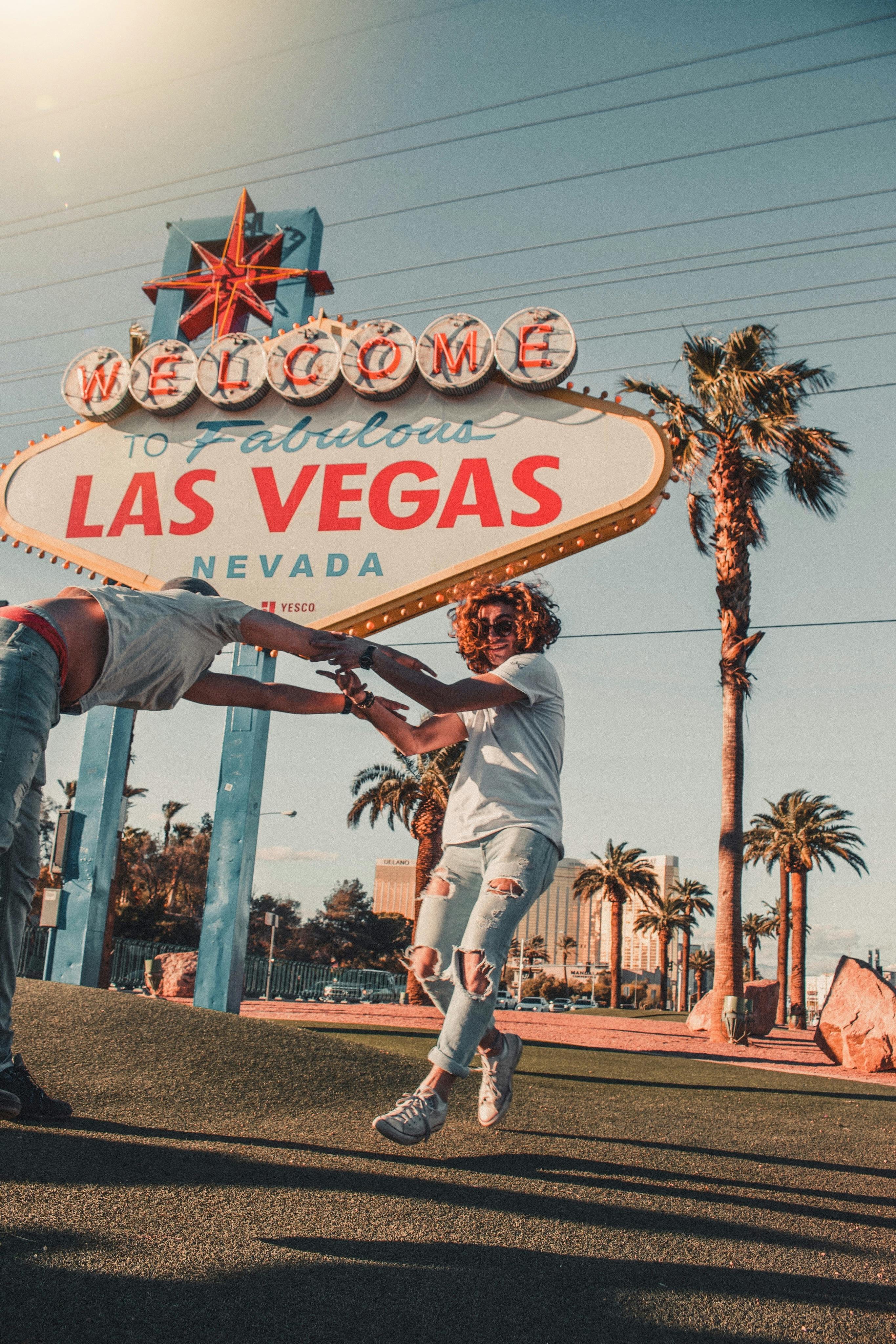 Las-Vegas-sign-with-girl-and-boy-dancing